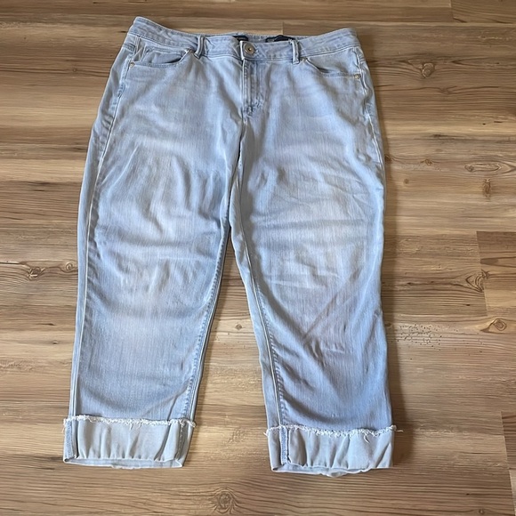 J.Jill Authentic Fit Cropped Jeans Women’s 14P Light Wash Cuffed Raw hem Stretch - Picture 3 of 11